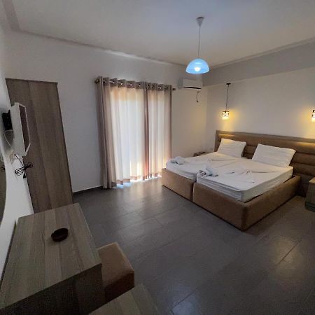 Hotel Irini Sarandë Esterno foto