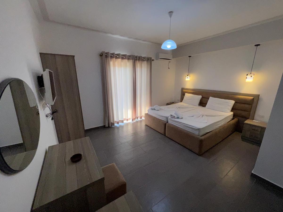 Hotel Irini Sarandë Esterno foto