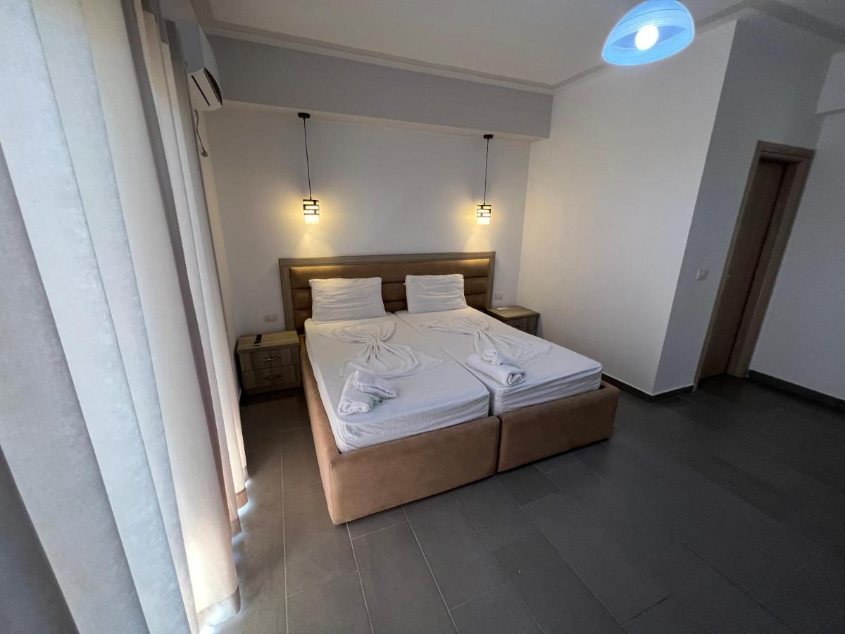 Hotel Irini Sarandë Esterno foto