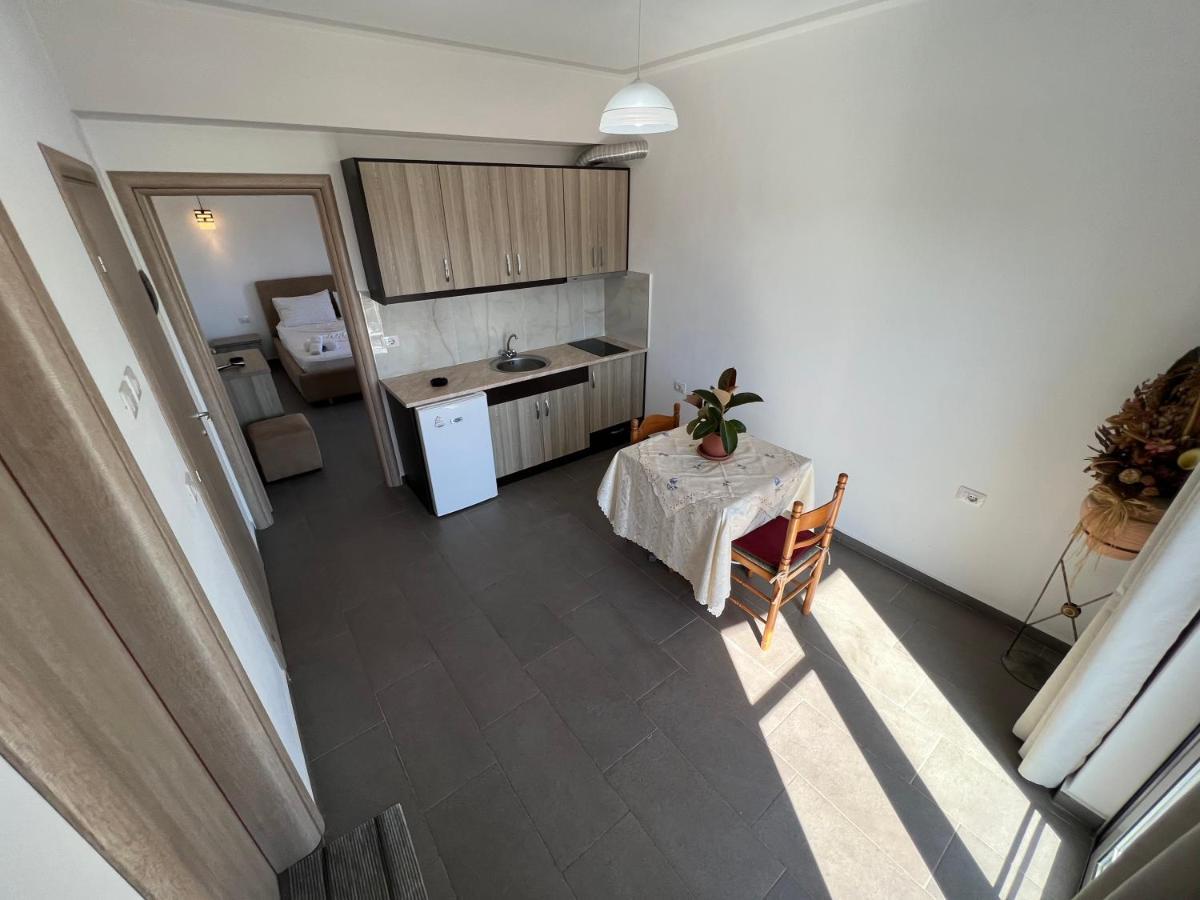 Hotel Irini Sarandë Esterno foto