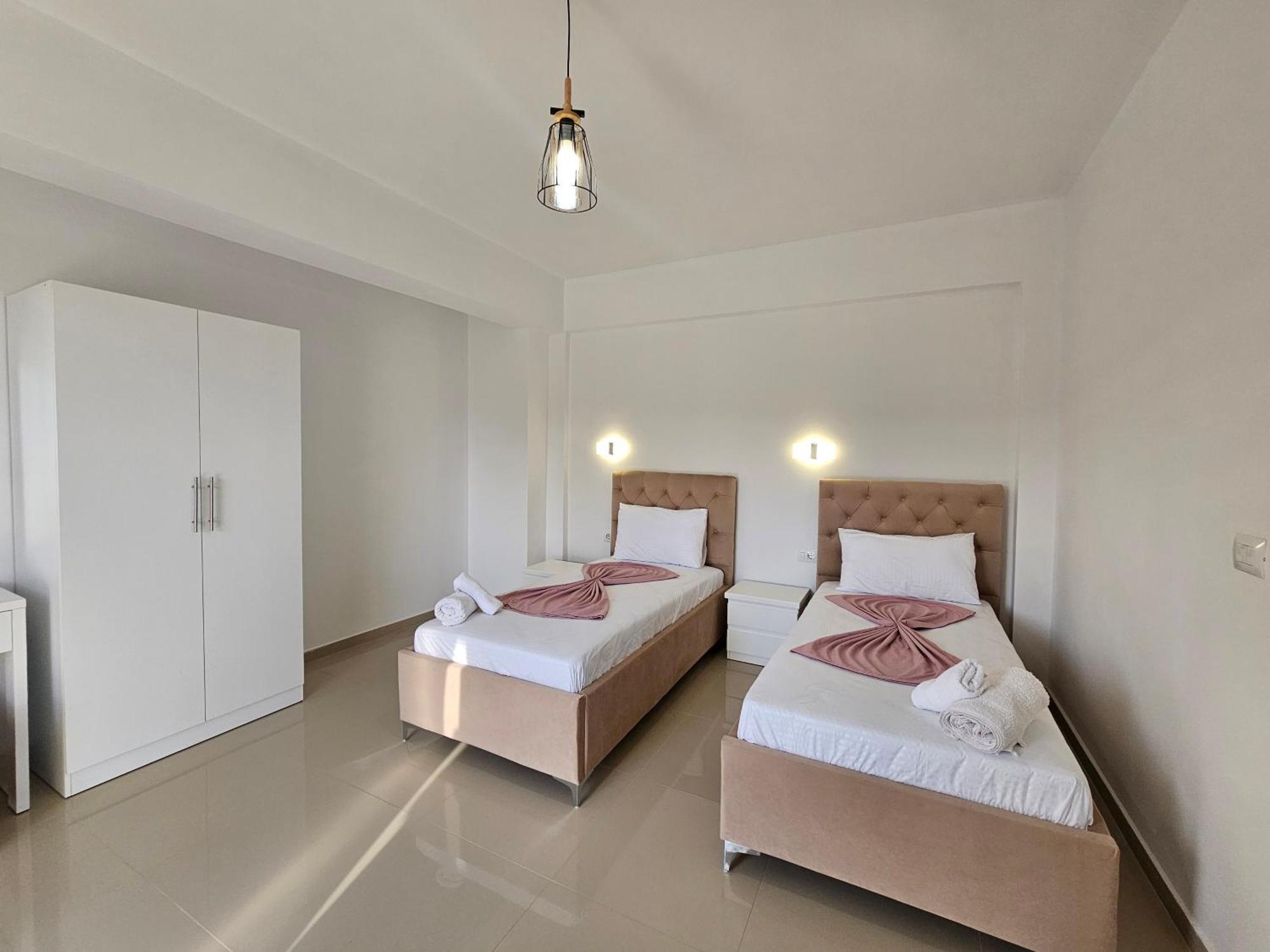 Hotel Irini Sarandë Esterno foto