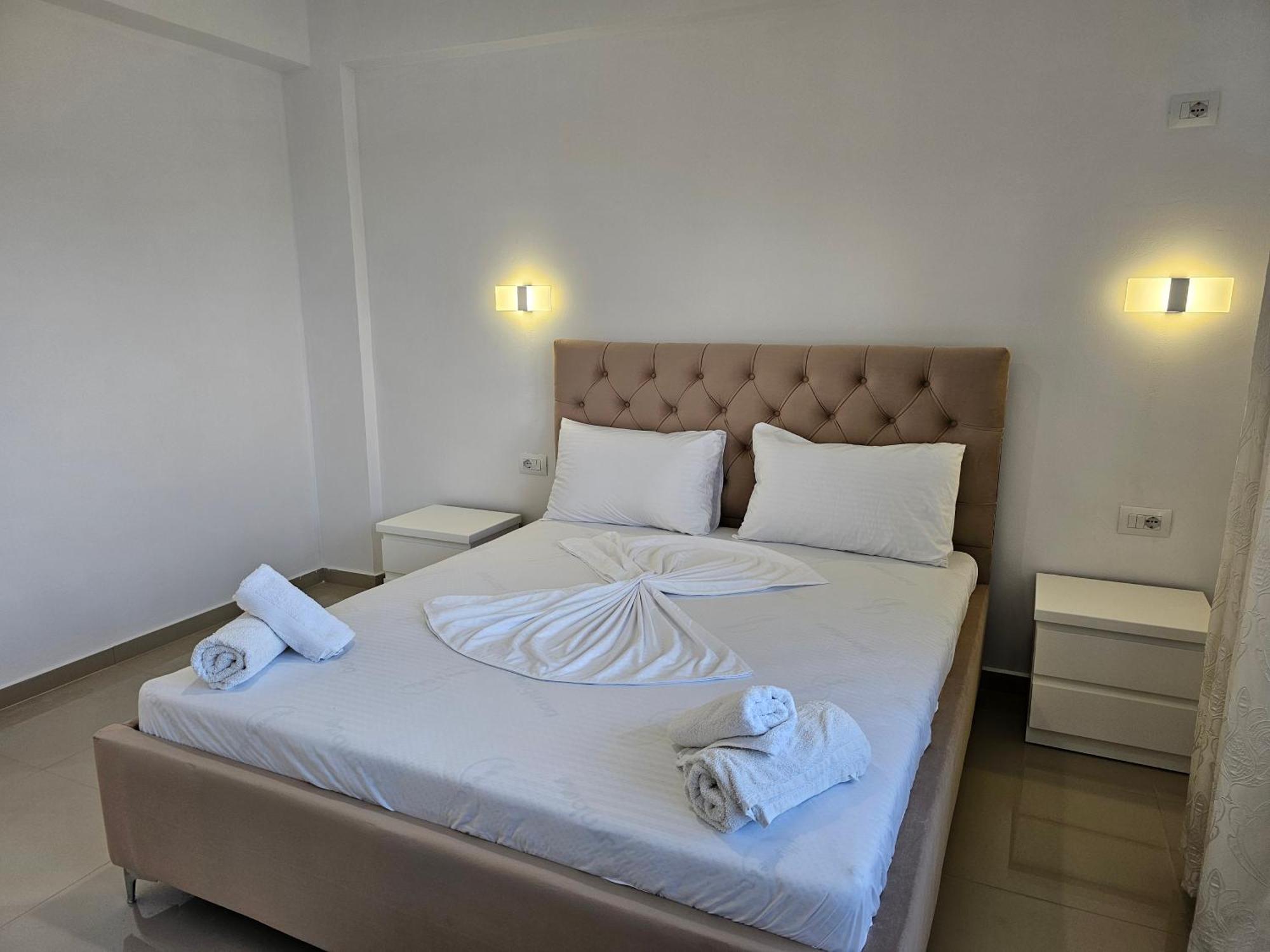 Hotel Irini Sarandë Esterno foto