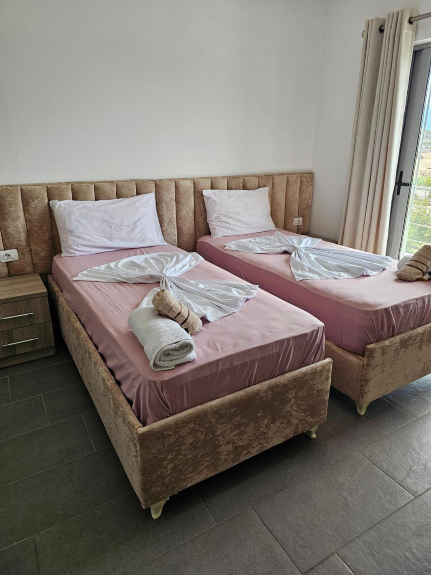 Hotel Irini Sarandë Esterno foto