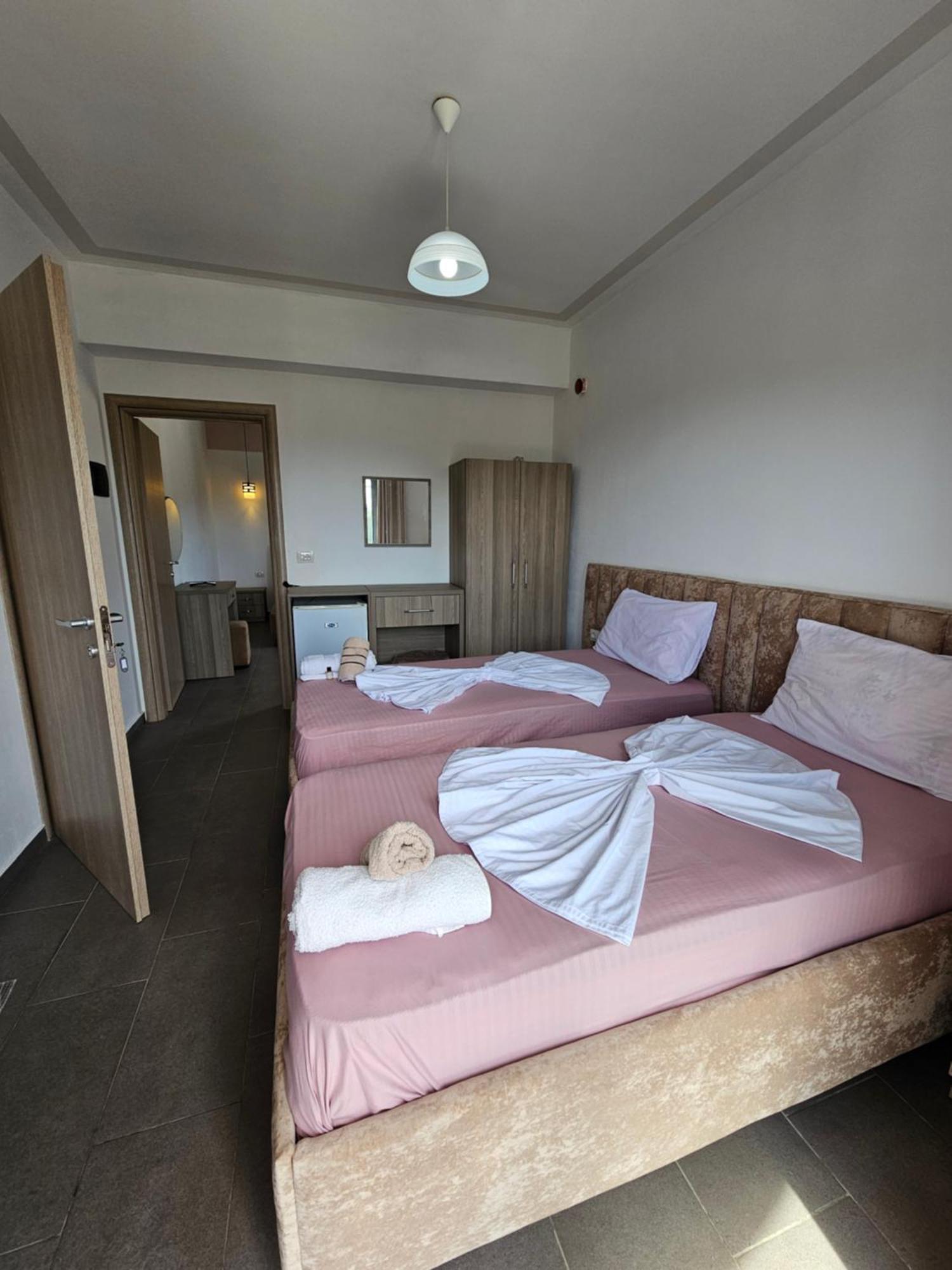 Hotel Irini Sarandë Esterno foto