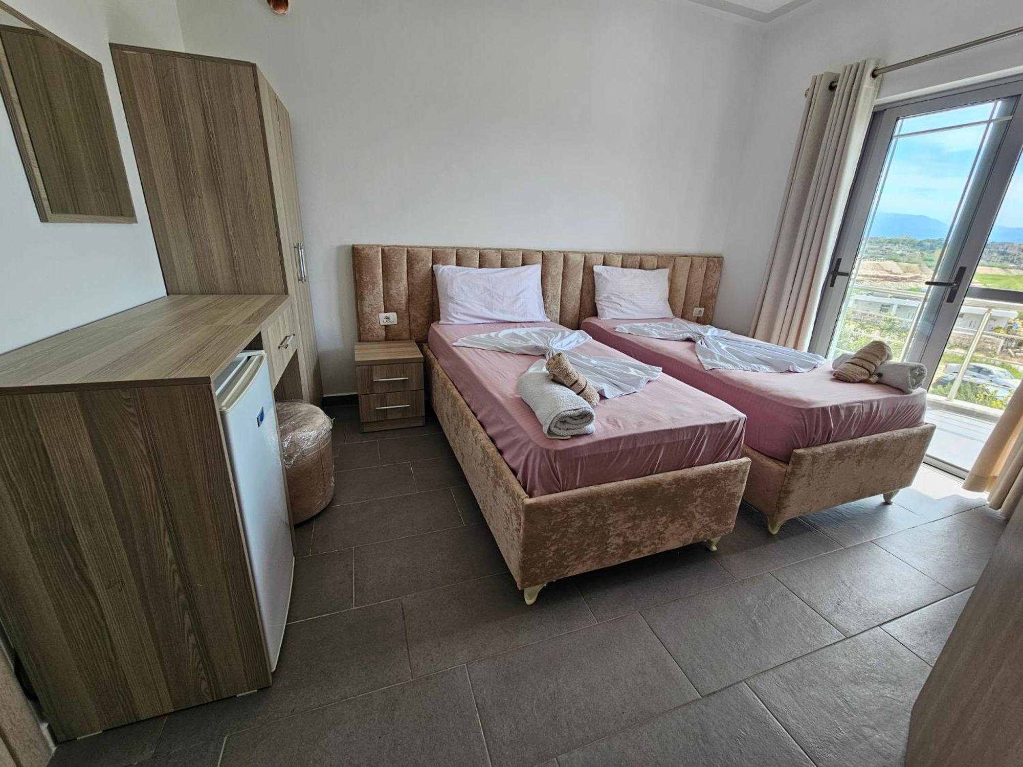Hotel Irini Sarandë Esterno foto