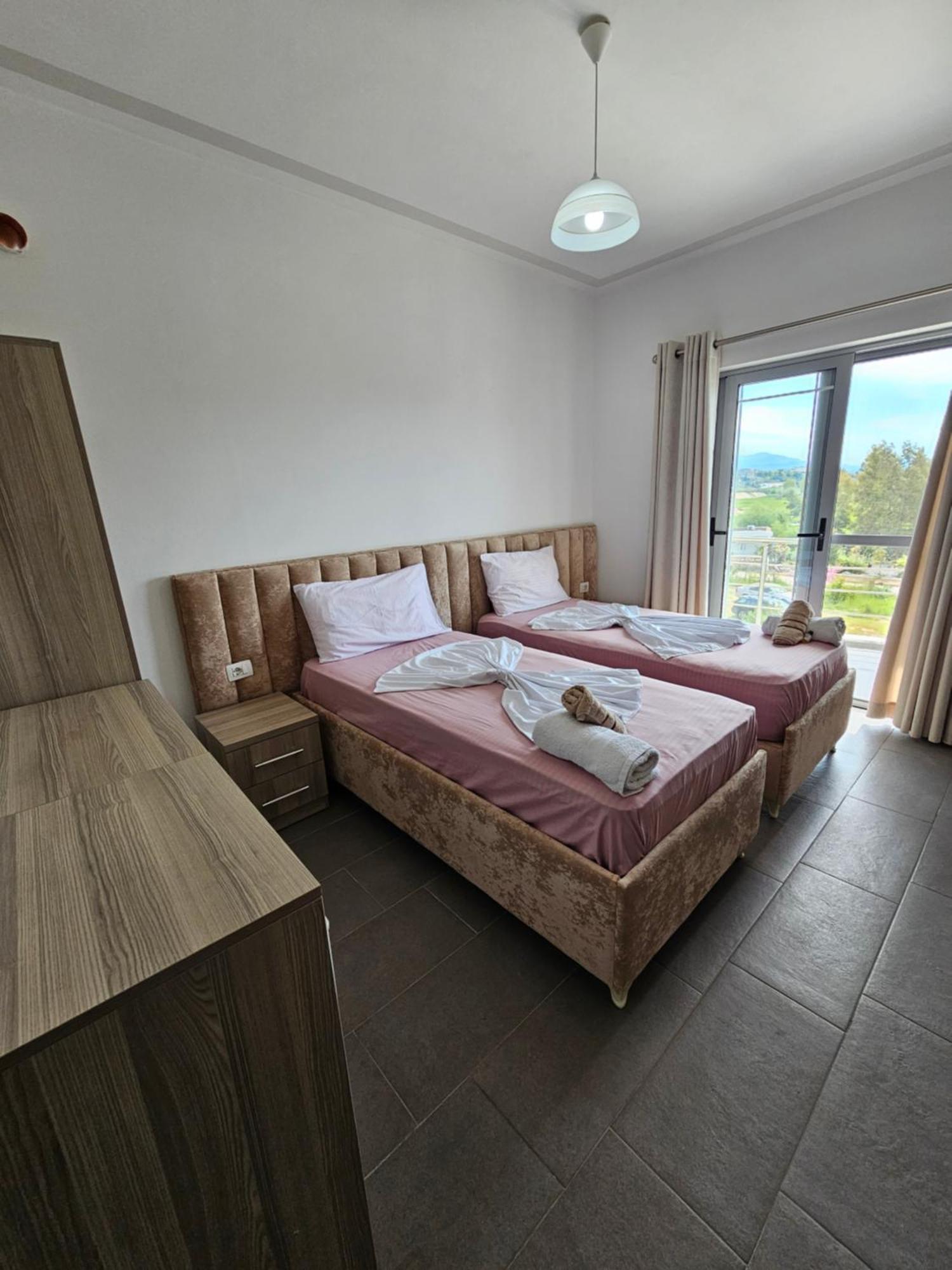 Hotel Irini Sarandë Esterno foto