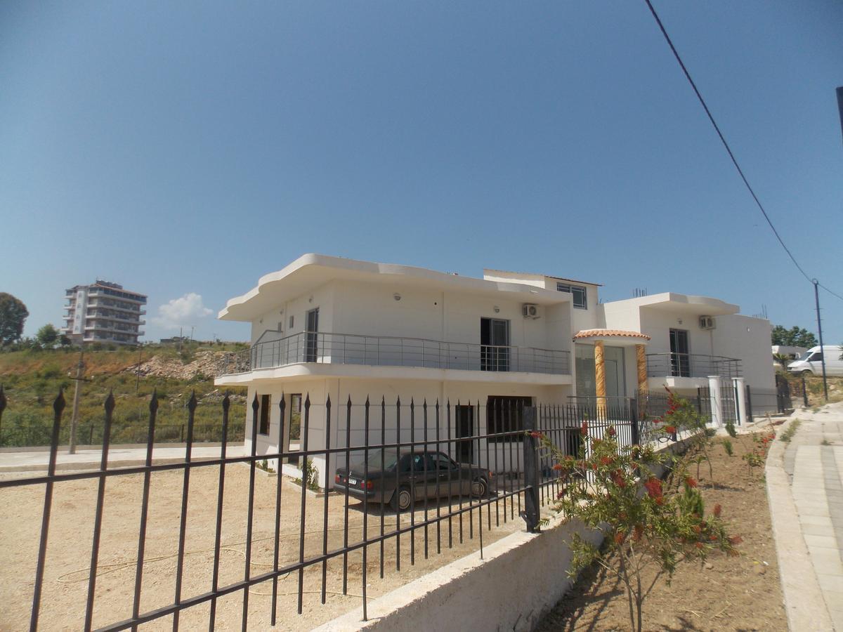 Hotel Irini Sarandë Esterno foto